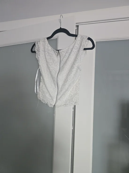 bebe White Lace Camisole Crop Top - Picture 2 of 3